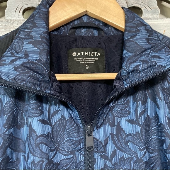 NWOT Athleta Sightseer Lace Jacket Ethereal Bloom Cottage Blue - Picture 5 of 11